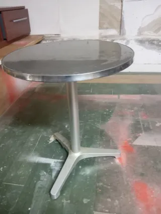 Mesas redondas de aluminio (2 unidades)