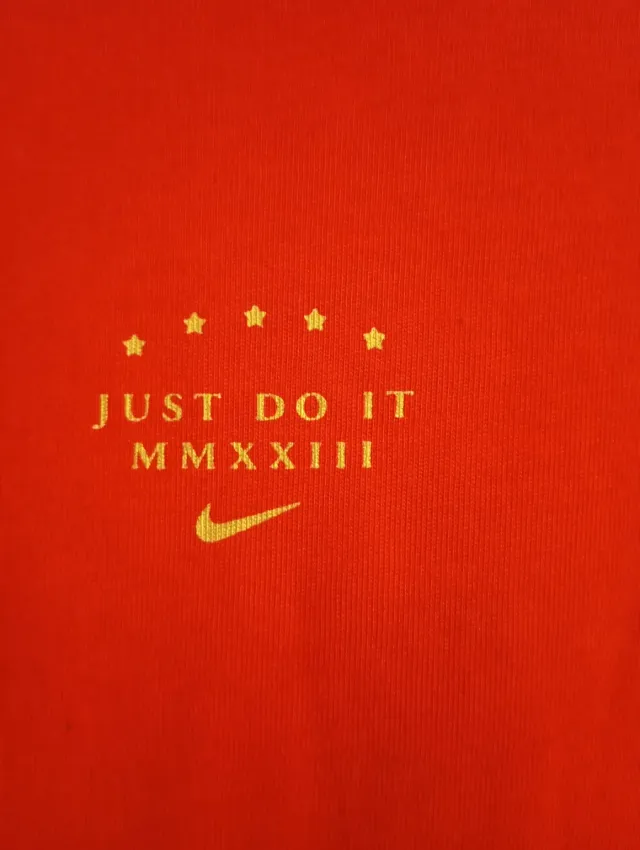 Camiseta Talla L Nike Logo Print Retro Dopamine