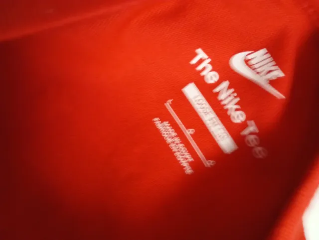 Camiseta Talla L Nike Logo Print Retro Dopamine