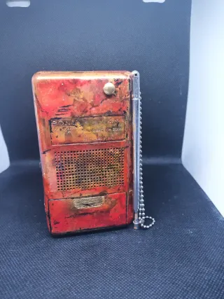 Radio Sony ICF-S14 FM/AM obra de arte
