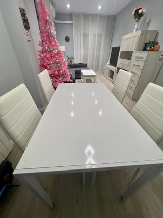 Mesa y 4 Sillas Blancas NUEVO