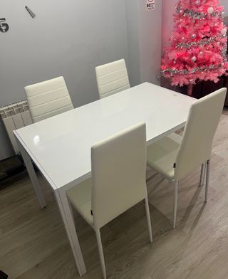 Mesa y 4 Sillas Blancas NUEVO