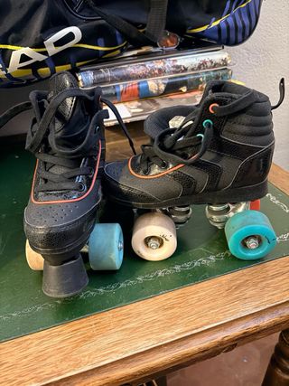 Patines de niña negros