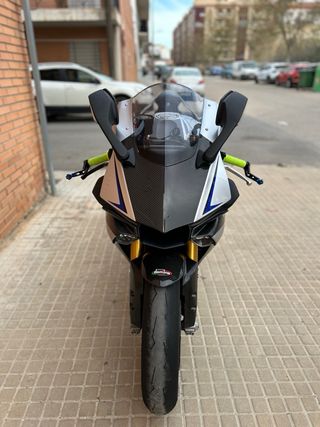 Yamaha R1M 2015