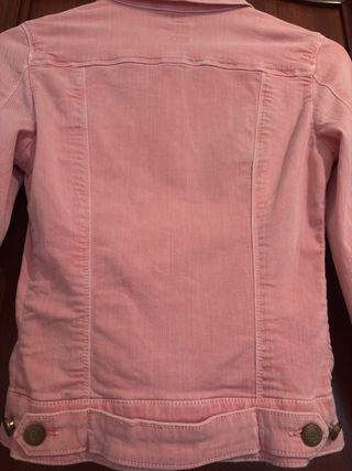 Chaqueta vaquera entallada salmón de Sfera