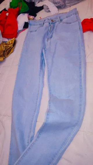 Pantalón vaquero azul claro
