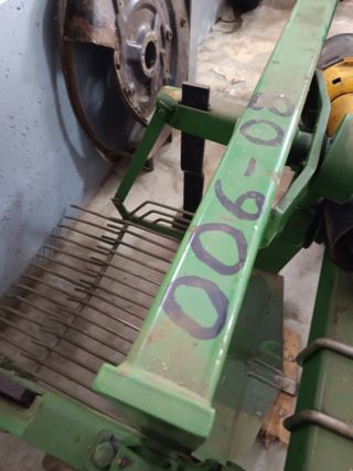 Cosechadora de patatas en buen estado