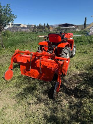 Tractor con RotoVator - Listo para trabajar