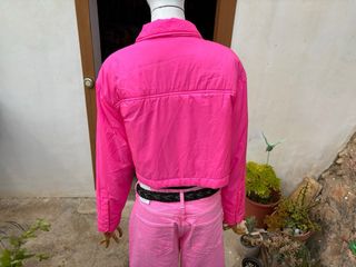 Chaqueta Zara acolchada rosa crop