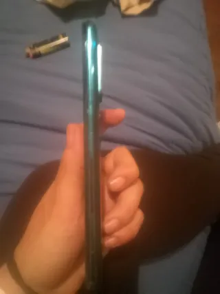 Móvil verde