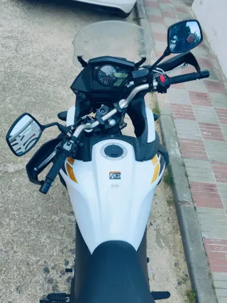 Suzuki V-Strom DL650XT 2022 Negra/Dorada
