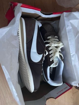 Zapatillas Nike Cortez Marrones y Blancas