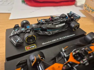 Confezione 3 Auto F1 Burago: Ferrari, McLaren, Mercedes
