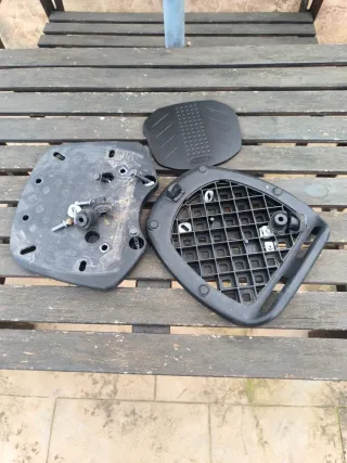 Baúl Moto Honda Negro/Rojo Maxi-Scooter