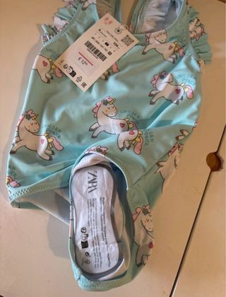 Bañador niña Zara Unicornios Talla 4