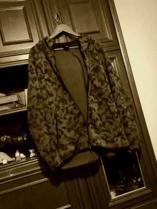 Sudadera Nike Tech Fleece camuflaje  CJ-5975-01