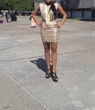 Vestido dorado fiesta corto