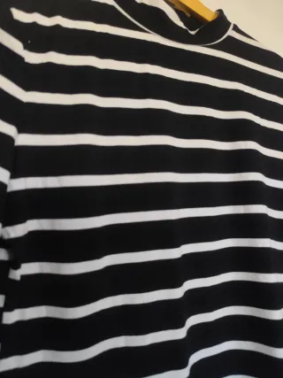 Camiseta SheIn rayas cuello alto Talla L