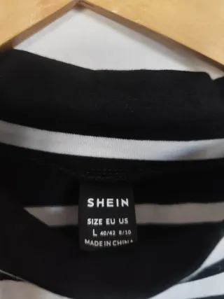 Camiseta SheIn rayas cuello alto Talla L