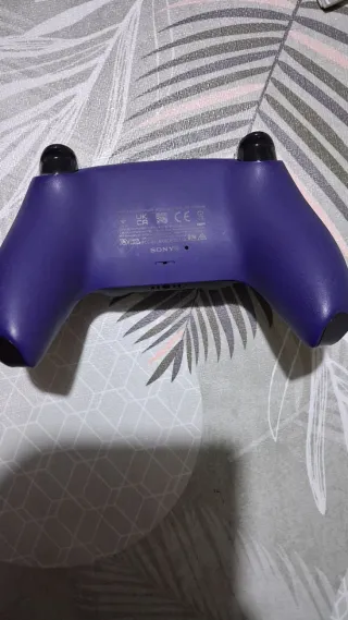 Mando PS5 Morado con drift leve en bola izquierda