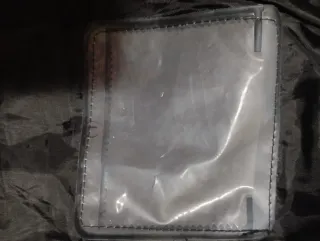 Chaqueta negra con capucha con pelo