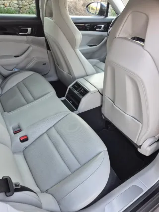 PORSCHE PANAMERA 4 E-HYBRID