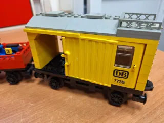 LEGO 7735 FREIGHT TRAIN (1985)