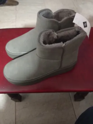 Botines calientes.
