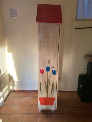 Armario infantil casita pintada (en Galapagar)