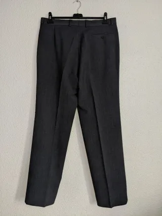 Traje de hombre, gris.