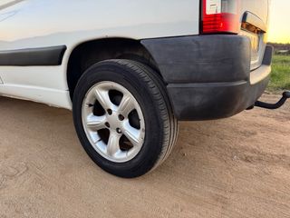 Peugeot Partner 2012