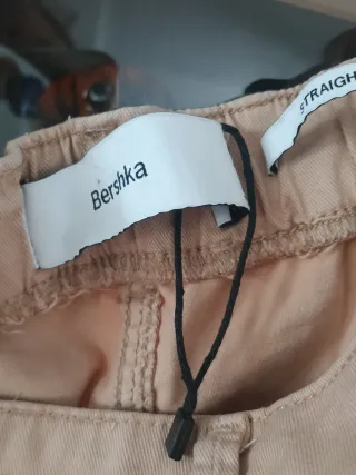 Pantalón cargo beige