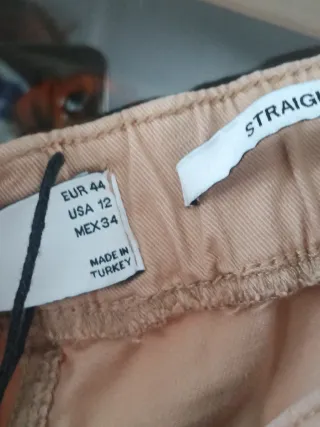 Pantalón cargo beige