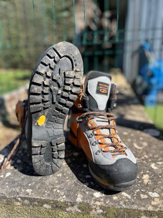 Botas de Montaña Scarpa Gris y Naranja