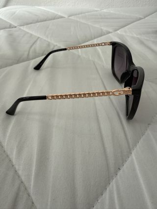 Gafas de sol Guess negras mujer