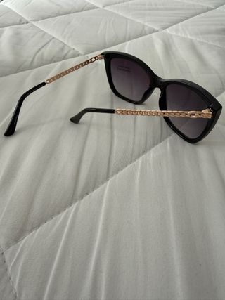 Gafas de sol Guess negras mujer