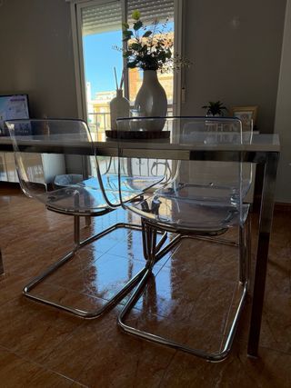 Conjunto mesa TORSBY y 4 sillas TOBIAS