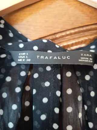 Blusa Zara lunares negra L