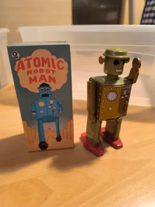 Lotto di robot di latta e giocattoli di corda