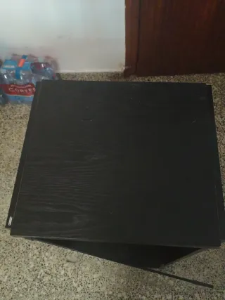 Mueble expositor con puerta de cristal