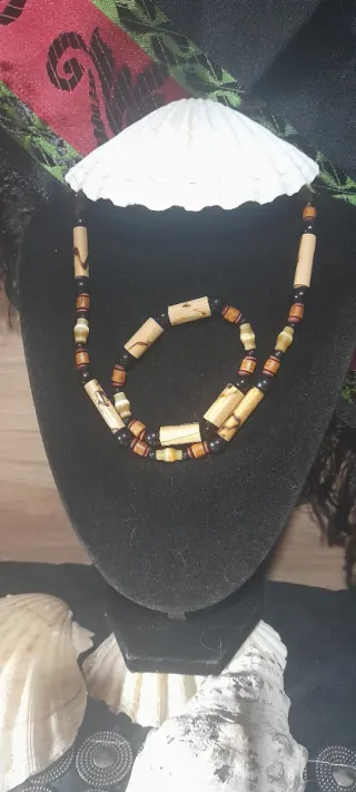 Collar y pulsera estilo África