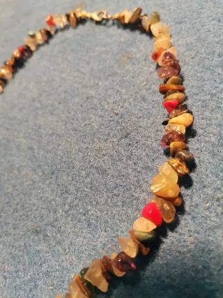 Collar de piedras naturales multicolor