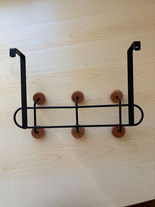 Appendiabiti da porta con pomelli in legno