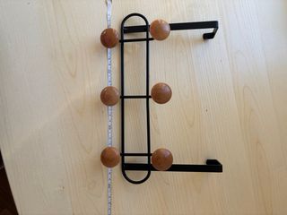 Appendiabiti da porta con pomelli in legno