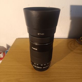Canon EF-S 55-250mm f/4-5.6 IS STM + Parasol ET 63