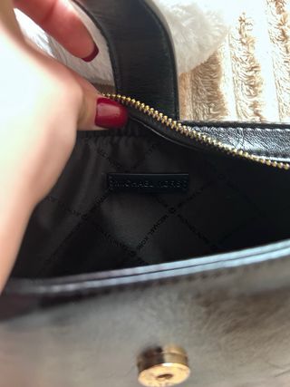 Bolso Original Michael Kors negro con dorado