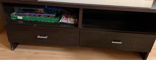 Mueble TV madera oscuro con cajones