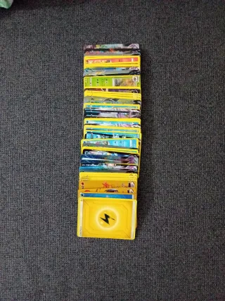 80 Carte Pokémon Assortite