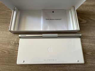 Wireless keyboard Apple Plata