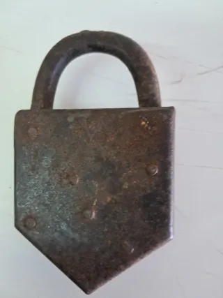 Candado antiguo sin llave S. XVIII-XIX